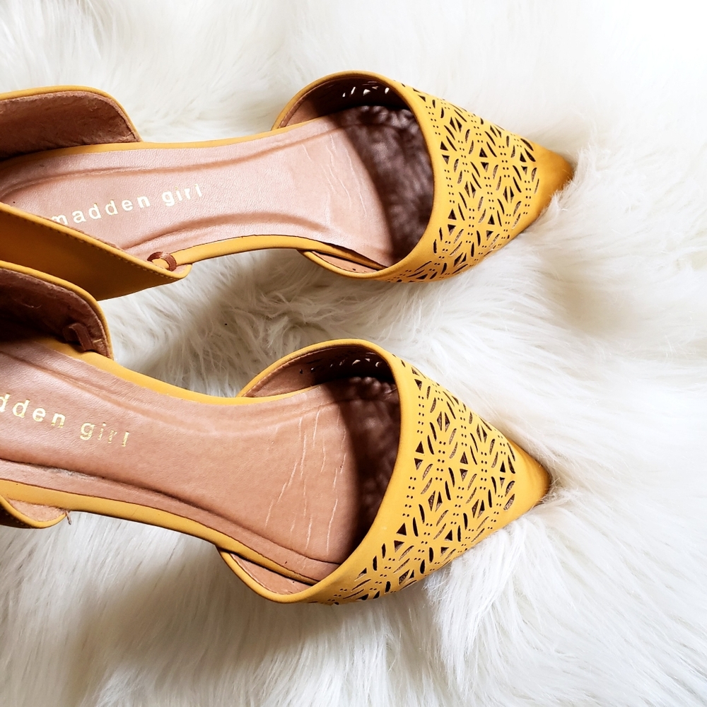 **SOLD** Madden Girl Yellow Lasercut D'orsay Flats - Picture 10 of 10